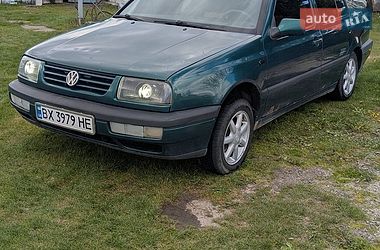 Седан Volkswagen Vento 1996 в Хмельницком