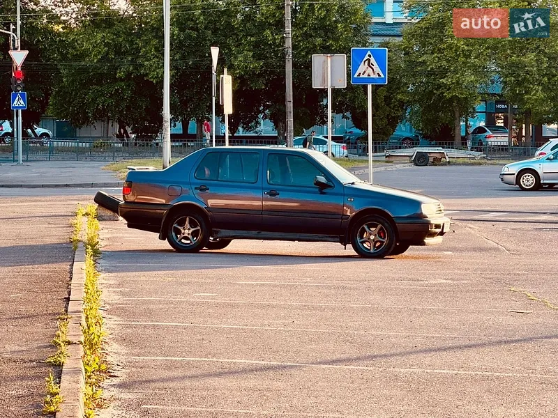 Volkswagen Vento 1993 VIN WVWZZZ1HZPW674348 фото оголошення 15 з 46