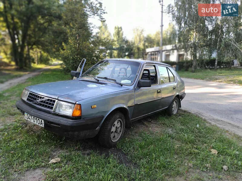 Лифтбек Volvo 340 1984 в Петриковке