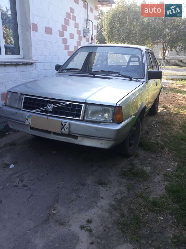Хетчбек Volvo 340 1985 в Луцьку