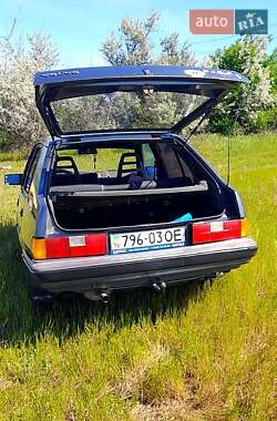 Хэтчбек Volvo 340 1987 в 