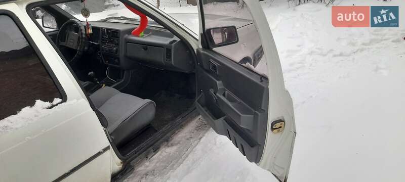 Хэтчбек Volvo 340 1986 в Нежине