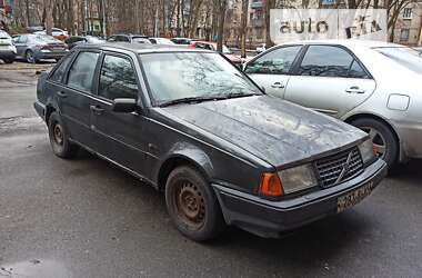 Ліфтбек Volvo 440 1990 в Києві