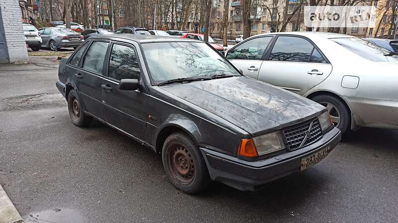 Ліфтбек Volvo 440 1990 в Києві