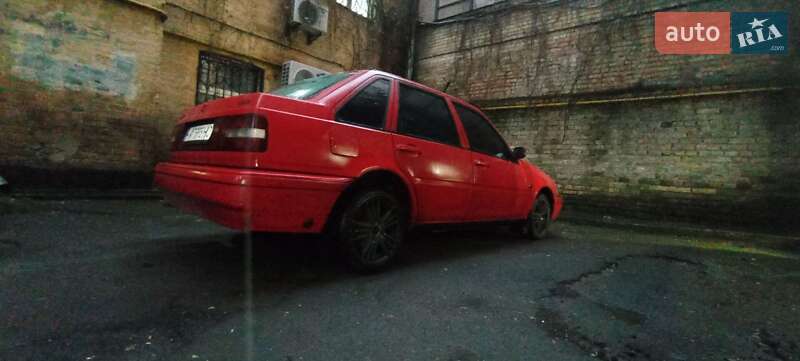 Хетчбек Volvo 440 1996 в Києві