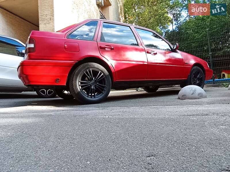 Хетчбек Volvo 440 1996 в Києві