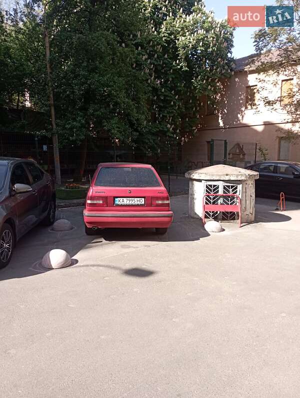 Хетчбек Volvo 440 1996 в Києві