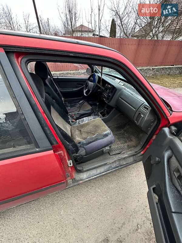 Хэтчбек Volvo 440 1991 в Шумске