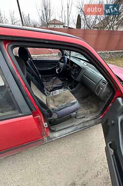 Хэтчбек Volvo 440 1991 в 