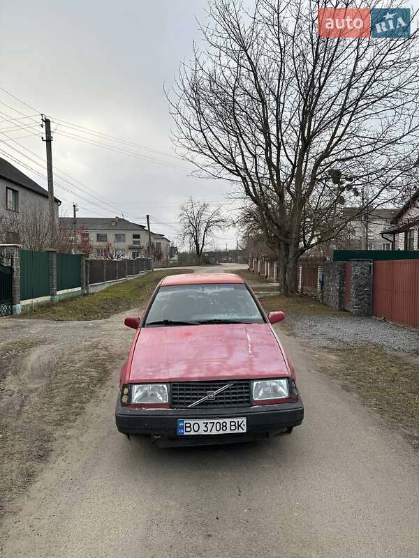 Хэтчбек Volvo 440 1991 в Шумске