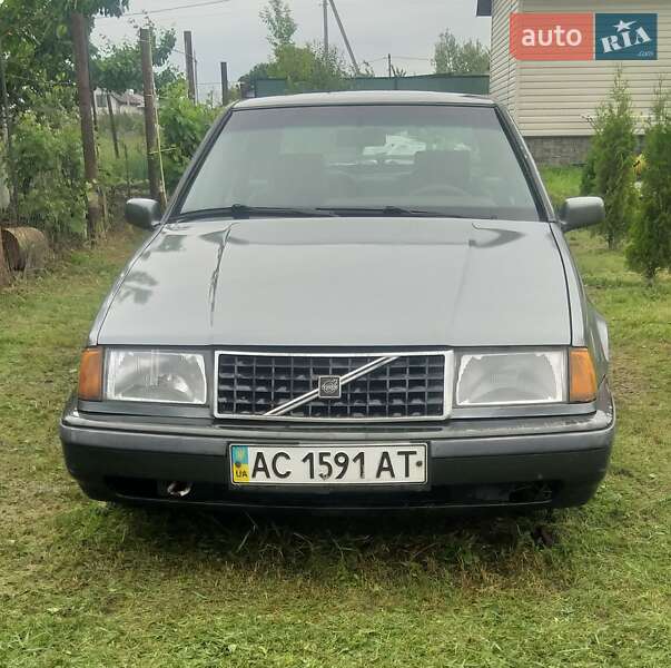 Хэтчбек Volvo 440 1989 в 