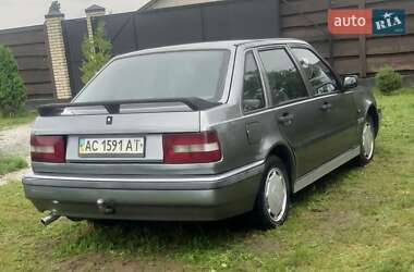 Хэтчбек Volvo 440 1989 в 