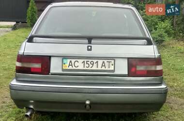 Хэтчбек Volvo 440 1989 в 