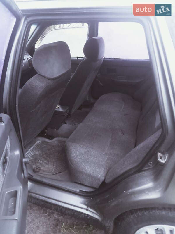 Хэтчбек Volvo 440 1989 в Сарнах