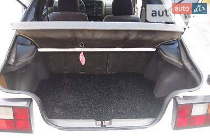 Хэтчбек Volvo 440 1990 в Перегинском фото 5 Хэтчбек Volvo 440 1990 в Перегинском