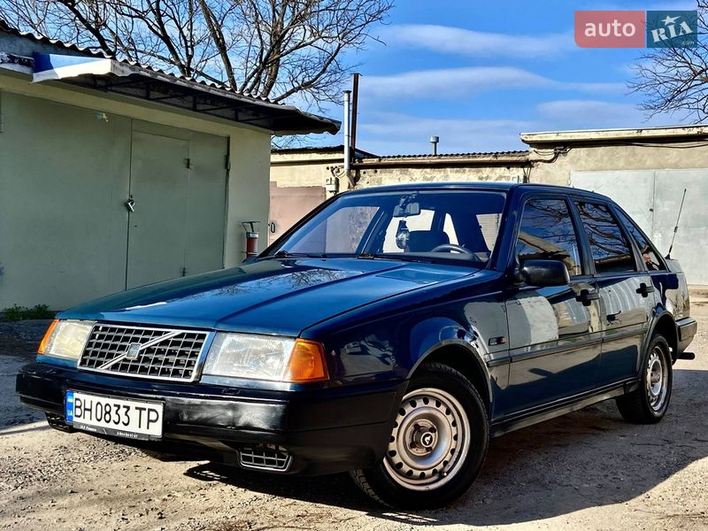 Volvo 440 1990