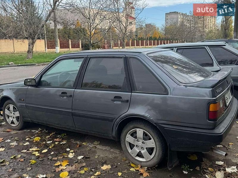 Volvo 440 1990