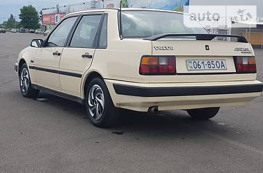Седан Volvo 460 1992 в 