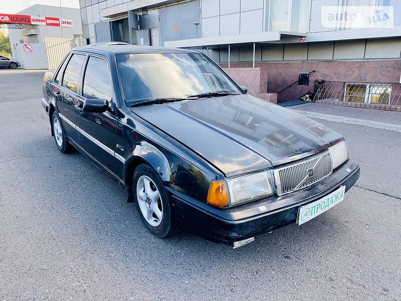 Седан Volvo 460 1990 в Кривому Розі
