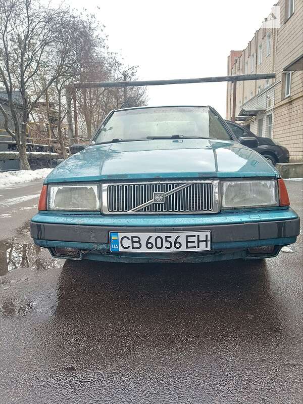 Седан Volvo 460 1990 в Чернігові