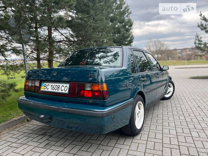 Седан Volvo 460 1996 в Дрогобичі
