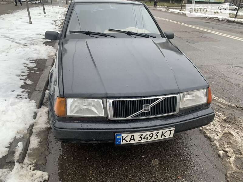 Седан Volvo 460 1991 в Киеве