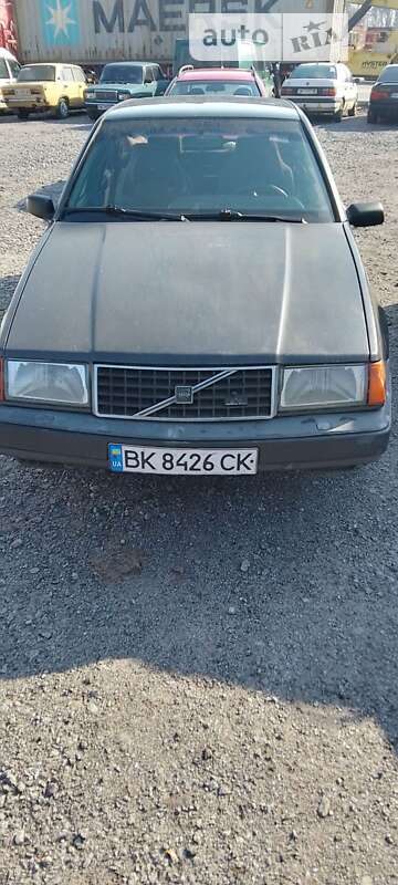 Седан Volvo 460 1993 в Ровно