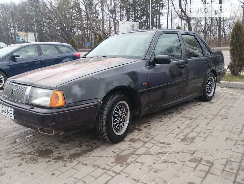 Седан Volvo 460 1990 в Тернополі