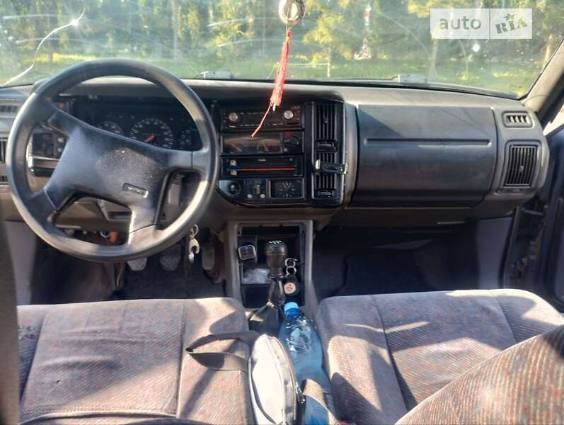 Volvo 460 1990