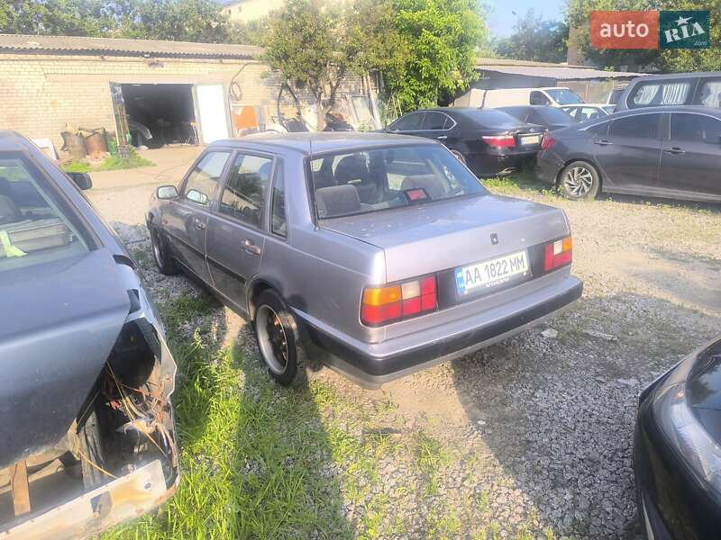 Седан Volvo 460 1992 в Києві