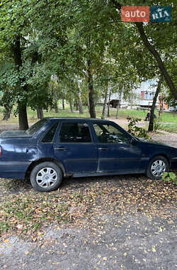 Седан Volvo 460 1996 в 