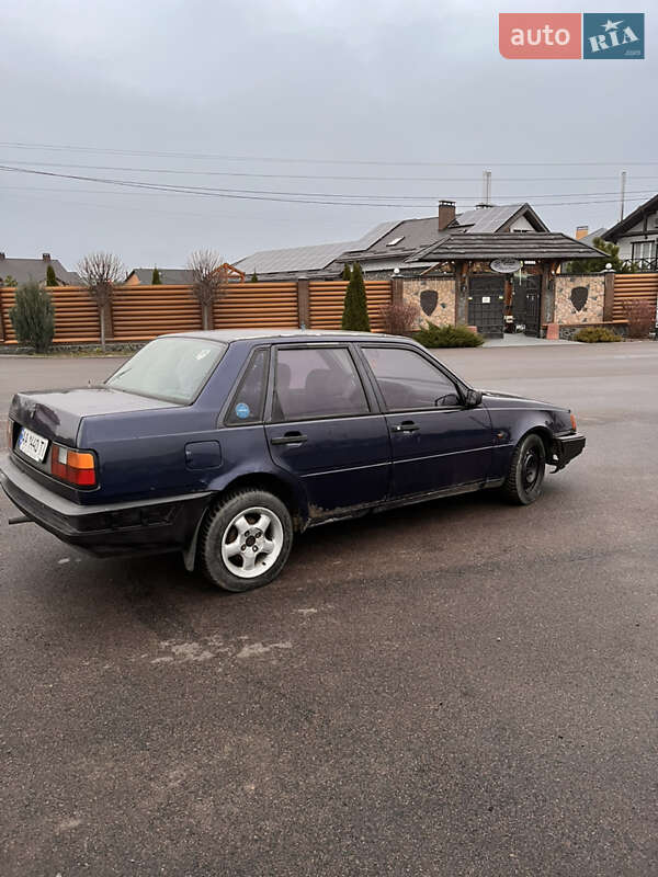 Седан Volvo 460 1993 в Борисполе