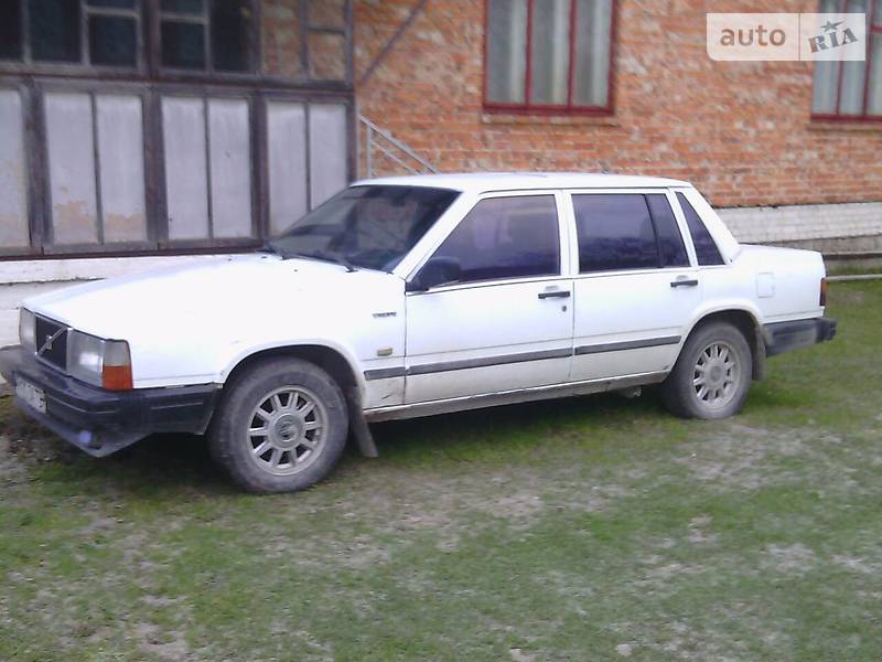 Седан Volvo 740 1987 в Львове