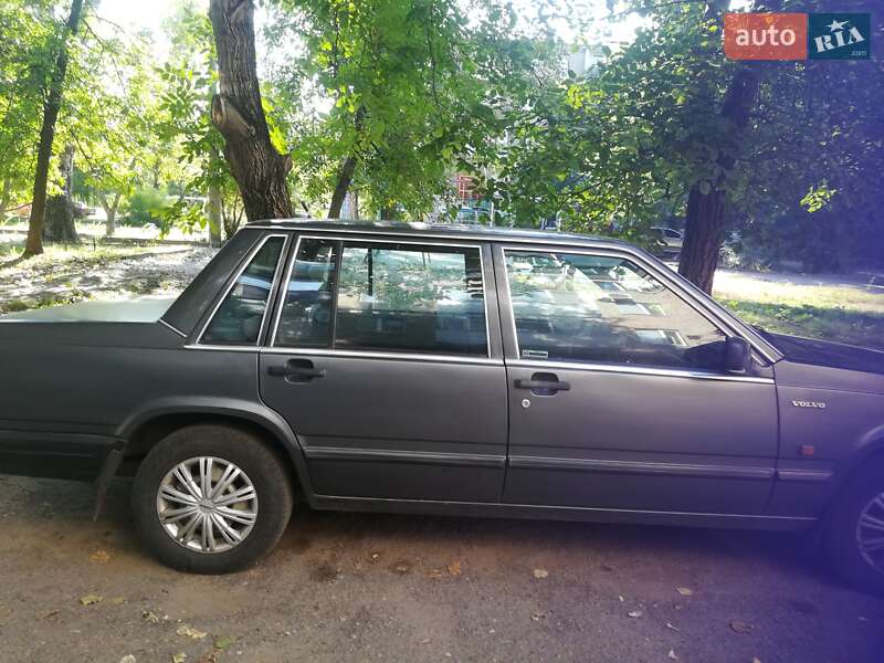 Седан Volvo 740 1988 в Кривому Розі
