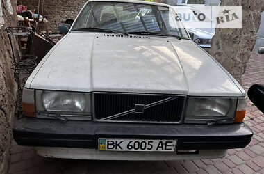 Седан Volvo 740 1986 в Здолбунове