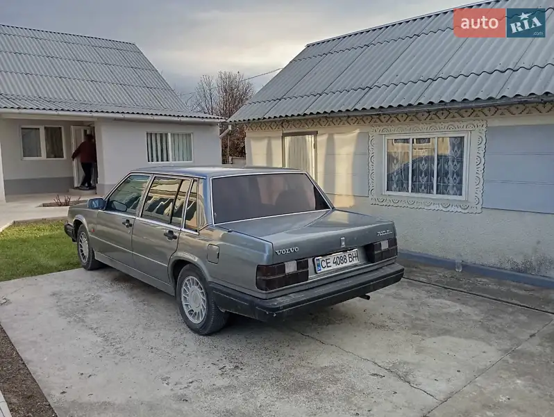 Седан Volvo 740 1989 в 