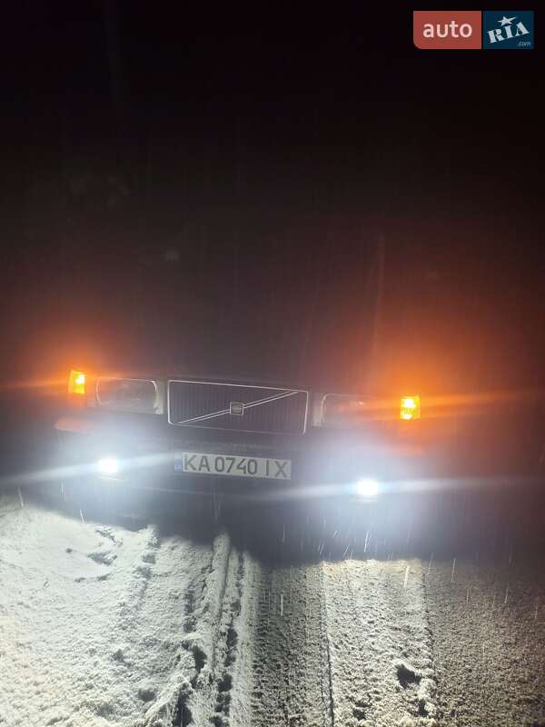 Седан Volvo 740 1988 в Староконстантинове