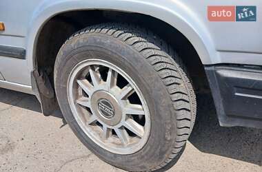 Седан Volvo 740 1984 в 