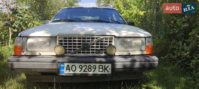 Седан Volvo 740 1989 в Ужгороде