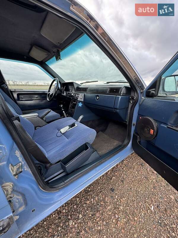 Седан Volvo 740 1989 в Южному фото 13 Седан Volvo 740 1989 в Южному