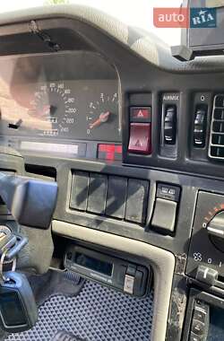 Седан Volvo 850 1992 в 