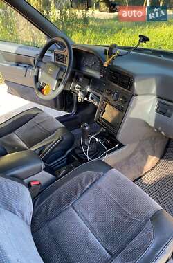 Седан Volvo 850 1992 в 
