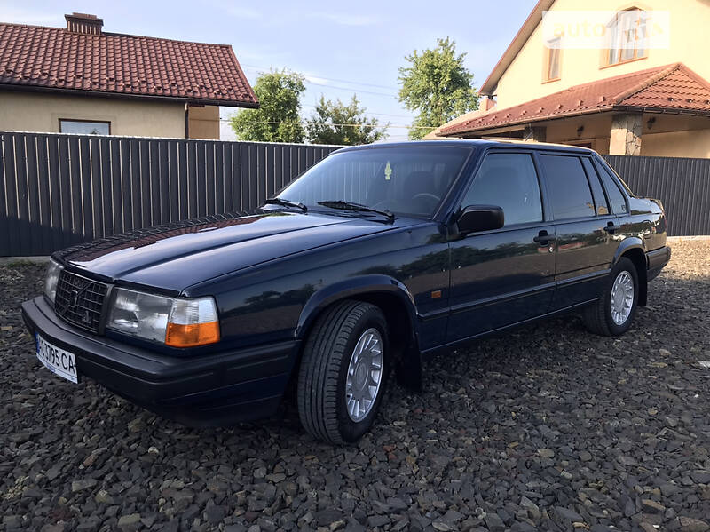 Седан Volvo 940 1993 в Нововолынске
