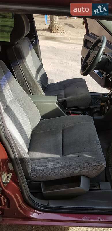 Седан Volvo 940 1993 в Дніпрі