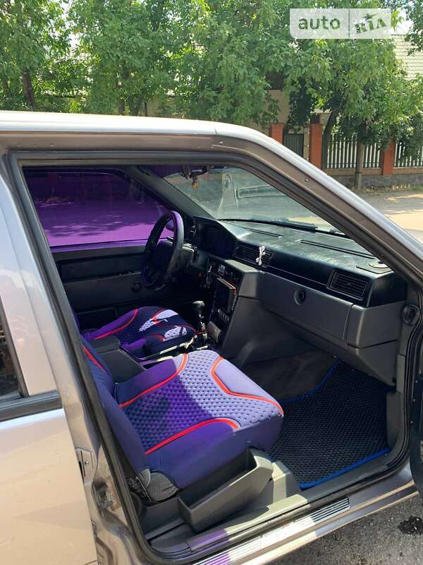 Седан Volvo 940 1991 в Новому Бузі