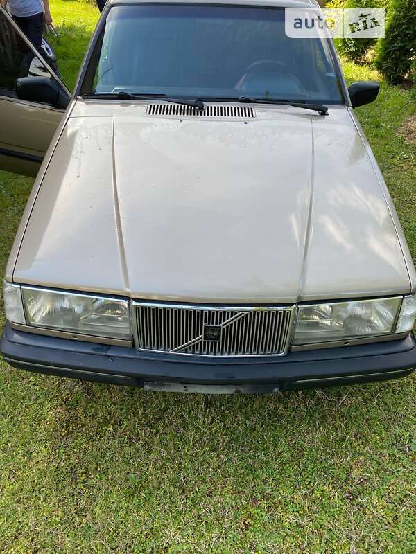 Седан Volvo 940 1991 в Львові