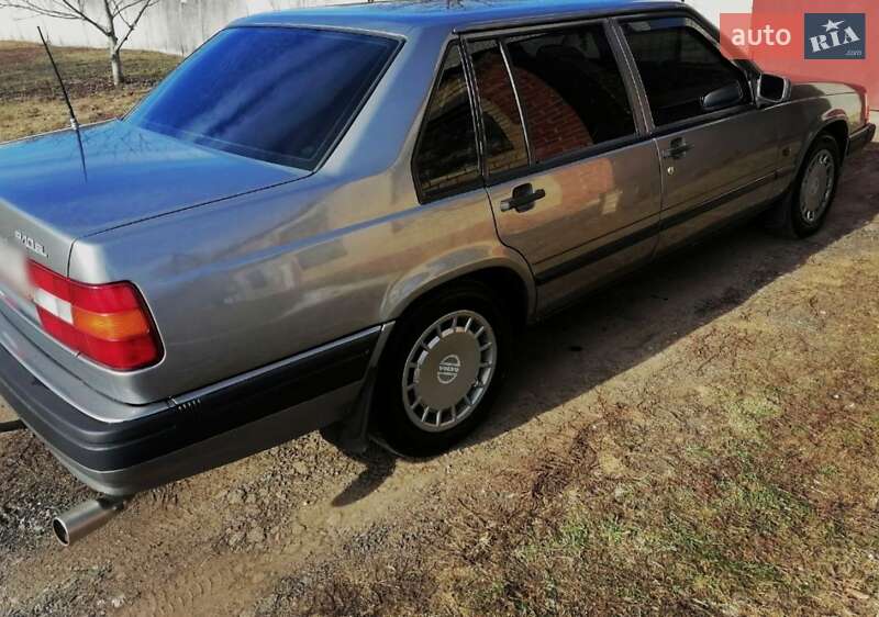 Седан Volvo 940 1993 в Кельменцах