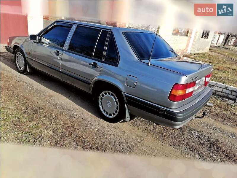 Седан Volvo 940 1993 в Кельменцах