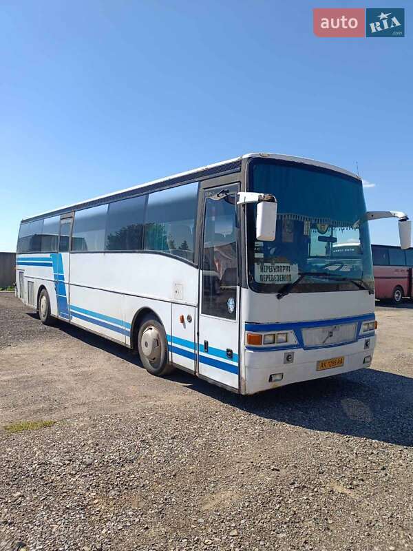 Туристический / Междугородний автобус Volvo B10R 1995 в Харькове