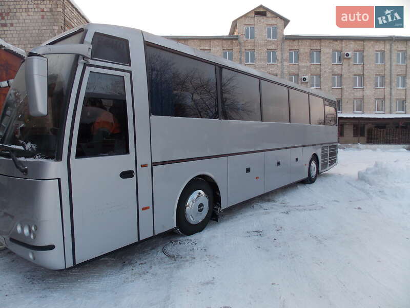Туристический / Междугородний автобус Volvo B12 1994 в Черновцах